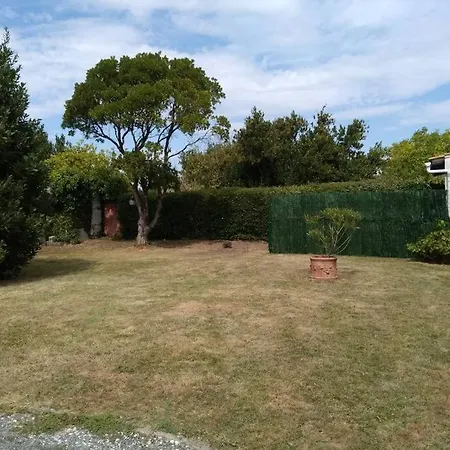 Joli studio indépendant avec jardin et piscine partagés Arces-sur-Gironde Extérieur photo