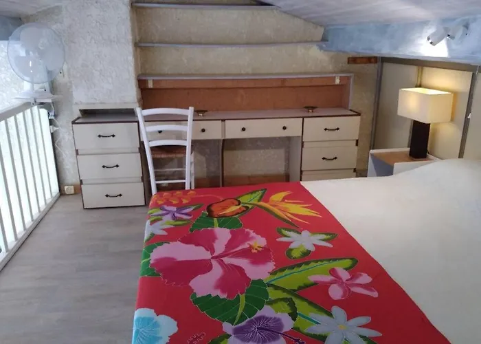 Joli studio indépendant avec jardin et piscine partagés