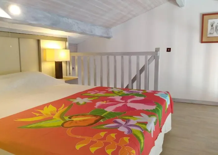 Joli Studio Independant Avec Jardin Et Piscine Partages