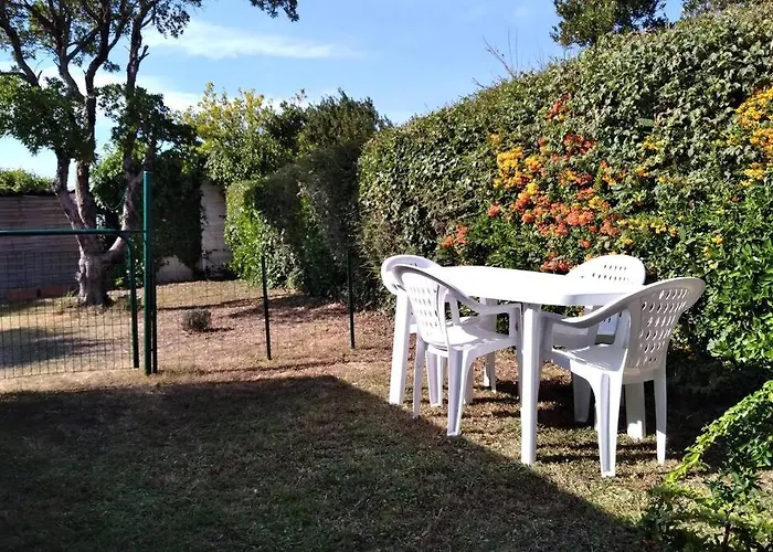 Joli studio indépendant avec jardin et piscine partagés
