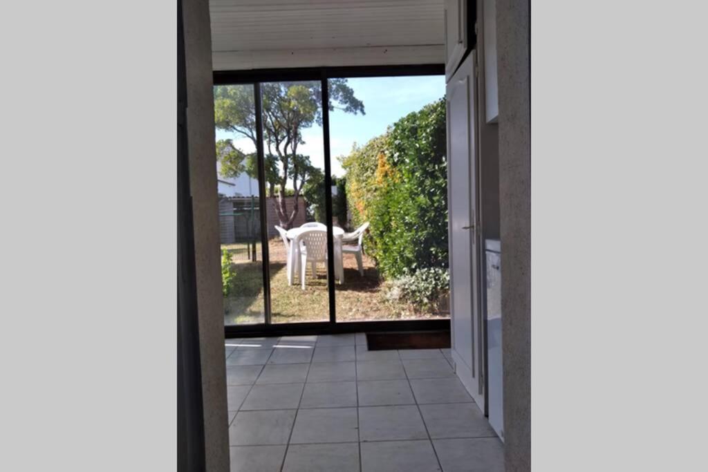 Joli Independant Avec Jardin Et Piscine Partages * Arces-sur-Gironde