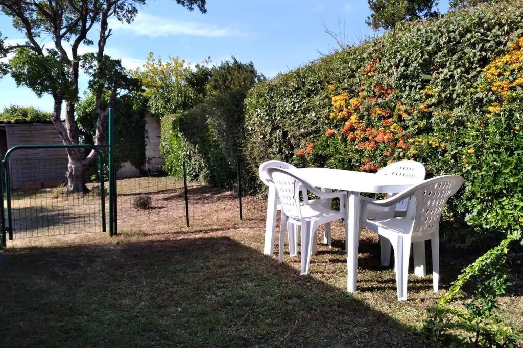 Joli Independant Avec Jardin Et Piscine Partages Arces-sur-Gironde